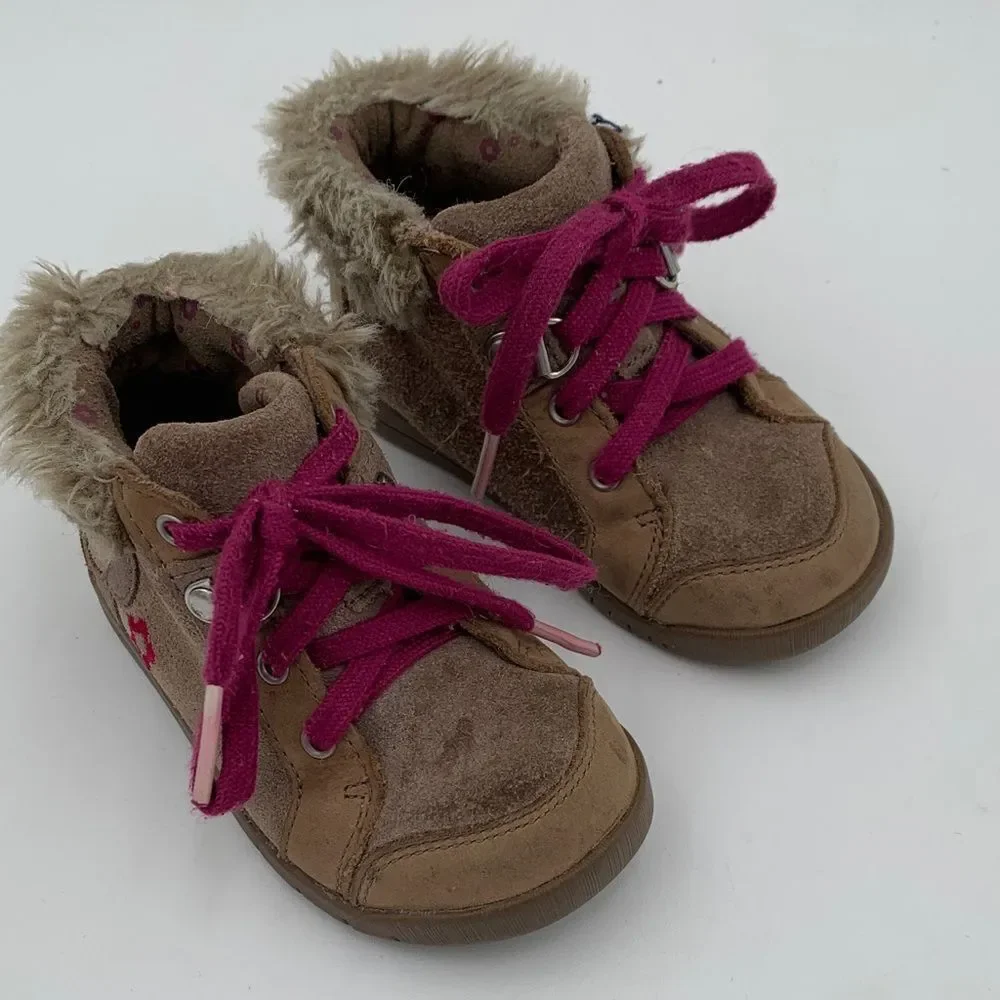 Clarks Toddler Brown Suede Boots with Pink Accents Size 5